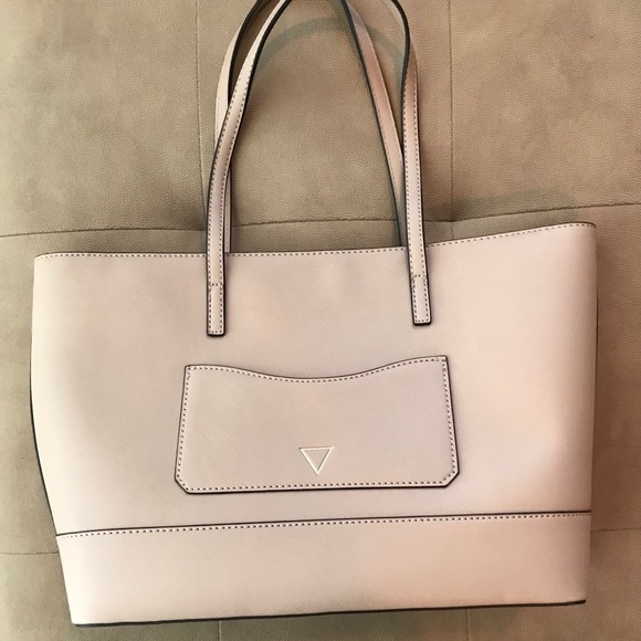 ♓️🅿️ NWT Guess large tote in taupe color - Picture 2 of 15